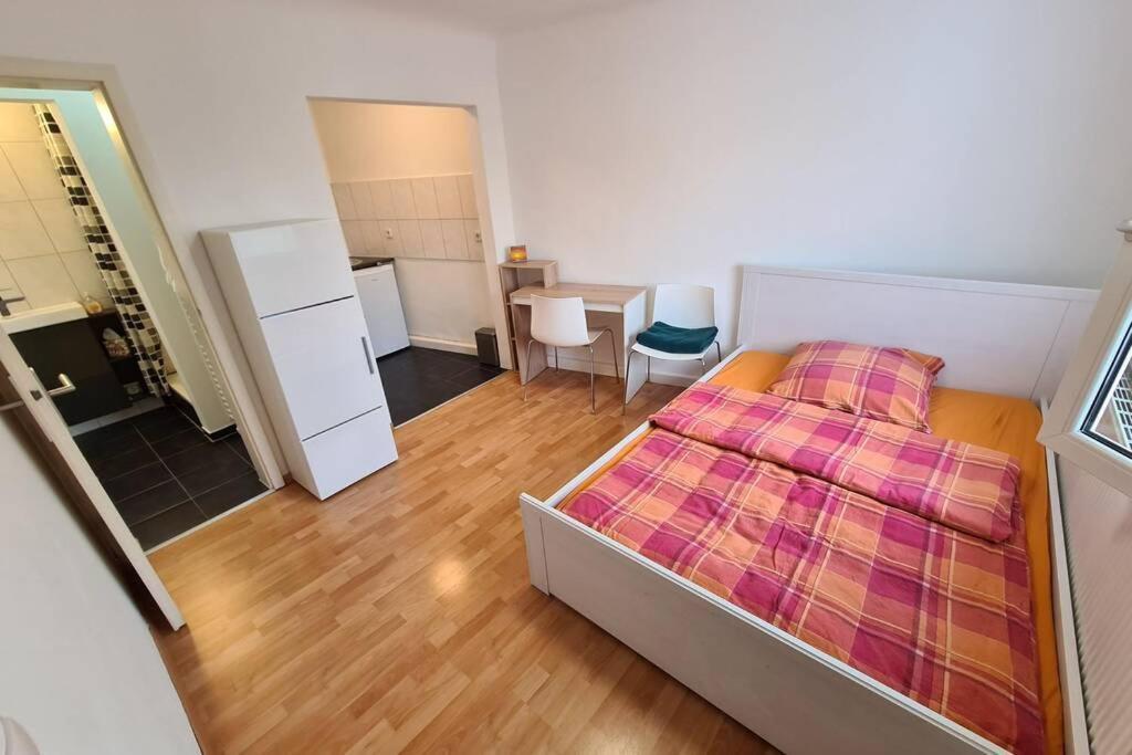 Sympathische Ein-zimmer * Stuttgart